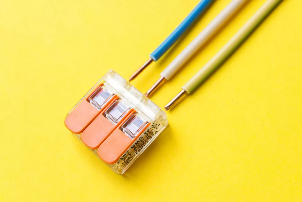 Bare copper wires with connectors