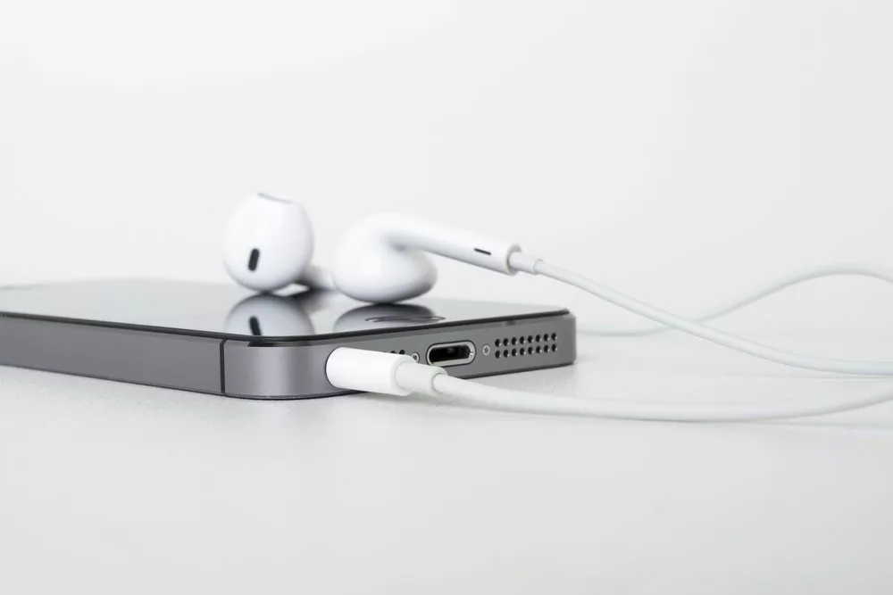 Smartphone with earbuds