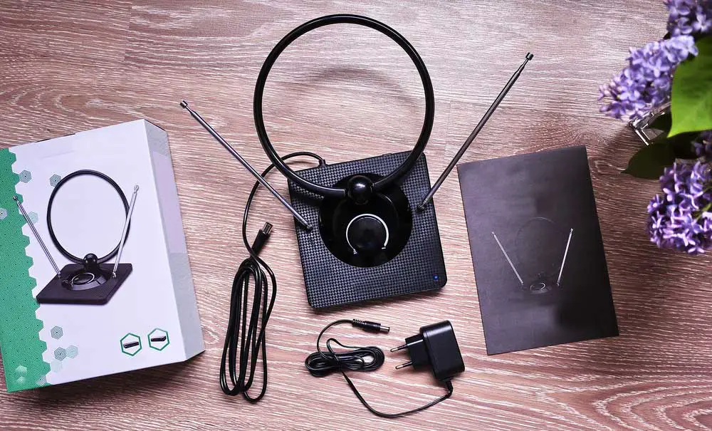 Indoor antenna with complete accessories