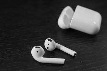 Vejhus ånd Beliggenhed Airpods Flashing Green: Tips to Help Fix this Problem