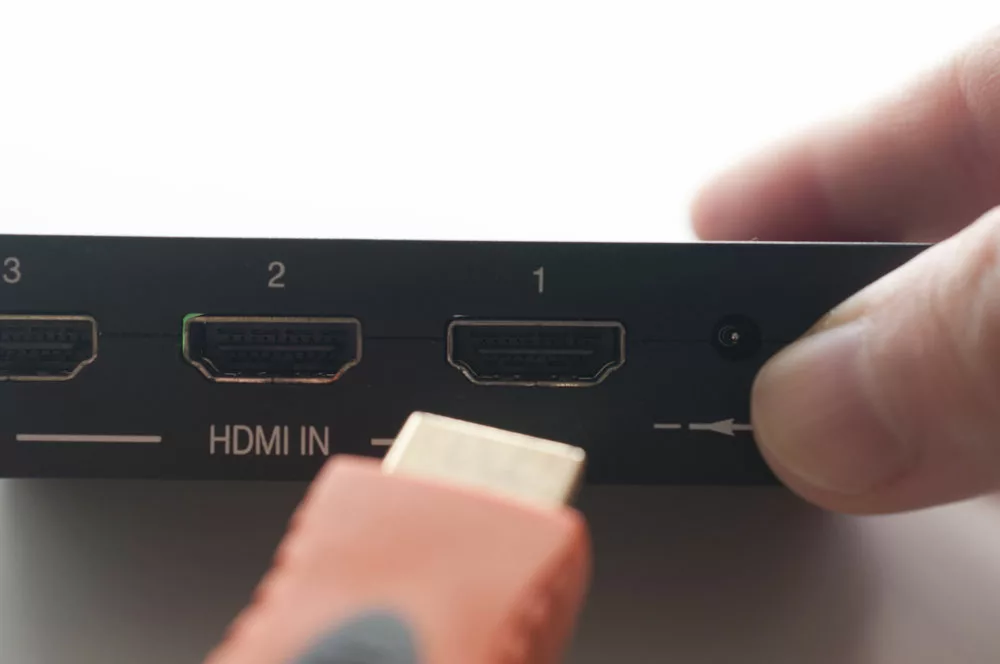 Inserting HDMI cable
