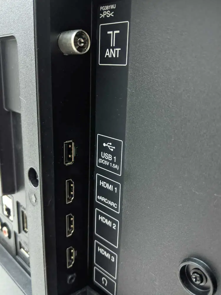Input ports on a smart TV