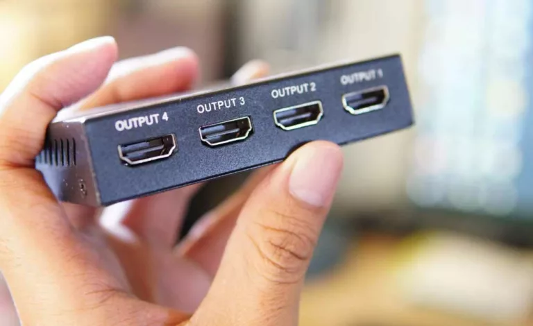 An HDMI splitter with four outputs